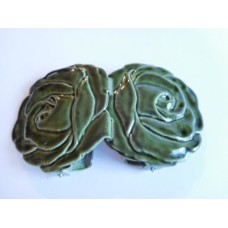 Lasitettu metallisolki 70 x 40 mm, vihreä ruusu