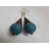 Korvakorut sininen pallo